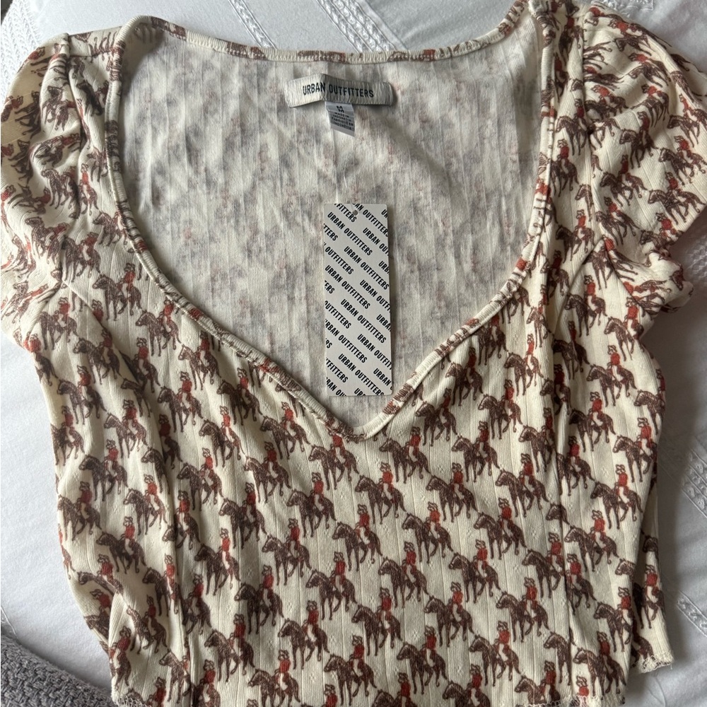 Urban Outfitters Cream V-Neck Horse Print Short Sleeve Top